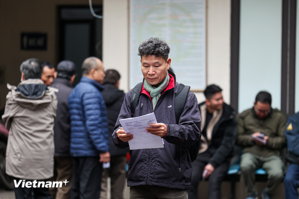 Sở giao thông vận tải phối hợp tổ chức chuẩn bị bàn giao nhiệm vụ sát hạch, cấp giấy phép lái xe và tổ chức tiếp nhận giải quyết thủ tục hành chính cấp mới, đổi, cấp lại giấy phép lái xe, cấp giấy phép lái xe quốc tế phục vụ nhu cầu người dân là việc quan trọng nên đề nghị các sở quan tâm chỉ đạo và tổ chức thực hiện. (Ảnh: Minh Sơn/Vietnam+)