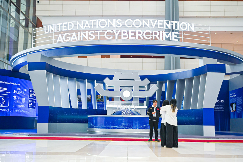 Sáng 25/10, Lễ mở ký Công ước của Liên Hợp Quốc về chống tội phạm mạng (Công ước Hà Nội) đã chính thức diễn ra tại Trung tâm Hội nghị Quốc gia, Hà Nội. (Ảnh: Minh Sơn/Vietnam+)