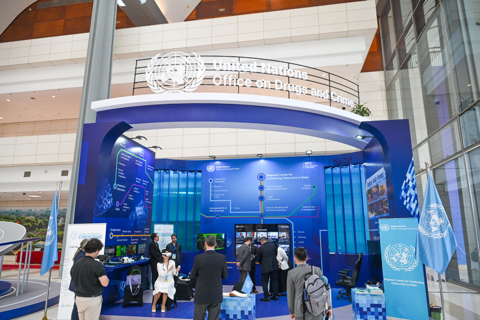 Trong khuôn khổ sự kiện Lễ ký Công ước Hà Nội cũng diễn ra Triển lãm quốc tế với sự tham gia của nhiều đơn vị công nghệ trong và ngoài nước. (Ảnh: Minh Sơn/Vietnam+)