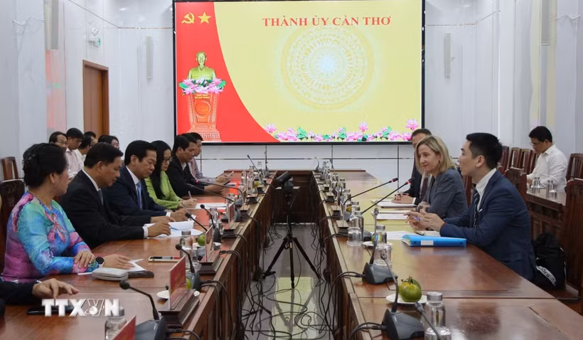 Quang cảnh buổi làm việc. (Ảnh: Nguyễn Hằng/TTXVN)