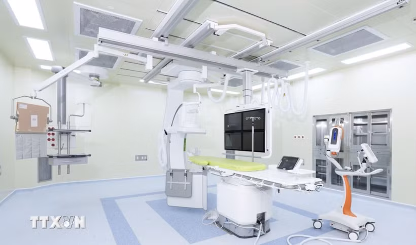 Trang thiết bị hiện đại phục vụ khám, chữa bệnh của Bệnh viện Đa khoa Quốc tế Huế. (Ảnh: TTXVN phát)