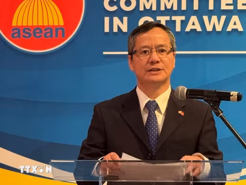 ttxvn-dai-su-pham-vinh-quang.jpg
