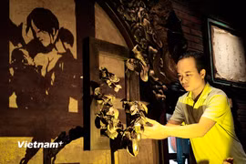 Tôn vinh hình ảnh người phụ nữ Việt Nam qua nghệ thuật điêu khắc ánh sáng 
