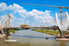 Cầu Đuống đường bộ mới đã hoàn thành hợp long, bước vào giai đoạn về đích 