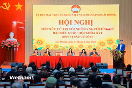 Ông Vũ Văn Tiến, Ủy viên Đoàn Chủ tịch Ủy ban Trung ương Mặt trận Tổ quốc Việt Nam, Trưởng ban Tuyên giáo cơ quan Ủy ban Trung ương Mặt trận Tổ quốc Việt Nam tại Hội nghị tiếp xúc cử tri với những người ứng cử đại biểu Quốc hội khóa XVI (đơn vị bầu cử số 6) thành phố Hải Phòng. (Ảnh: Hoài Nam/Vietnam+)