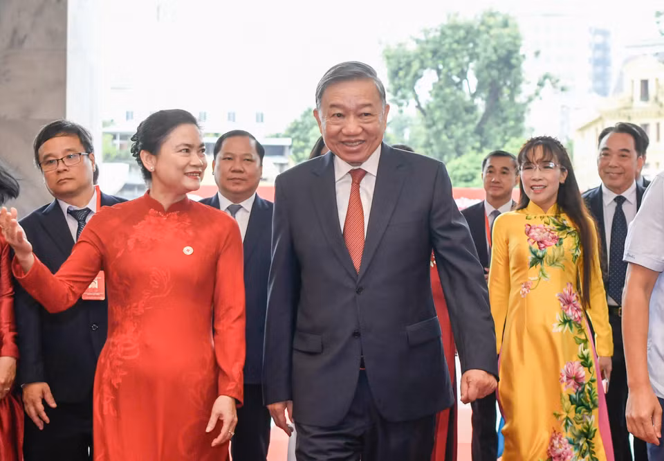 Tổng Bí thư, Chủ tịch nước Tô Lâm đến dự Phiên khai mạc trọng thể Đại hội đại biểu toàn quốc Hội Chữ thập Đỏ Việt Nam lần thứ XII, nhiệm kỳ 2026-2031.
