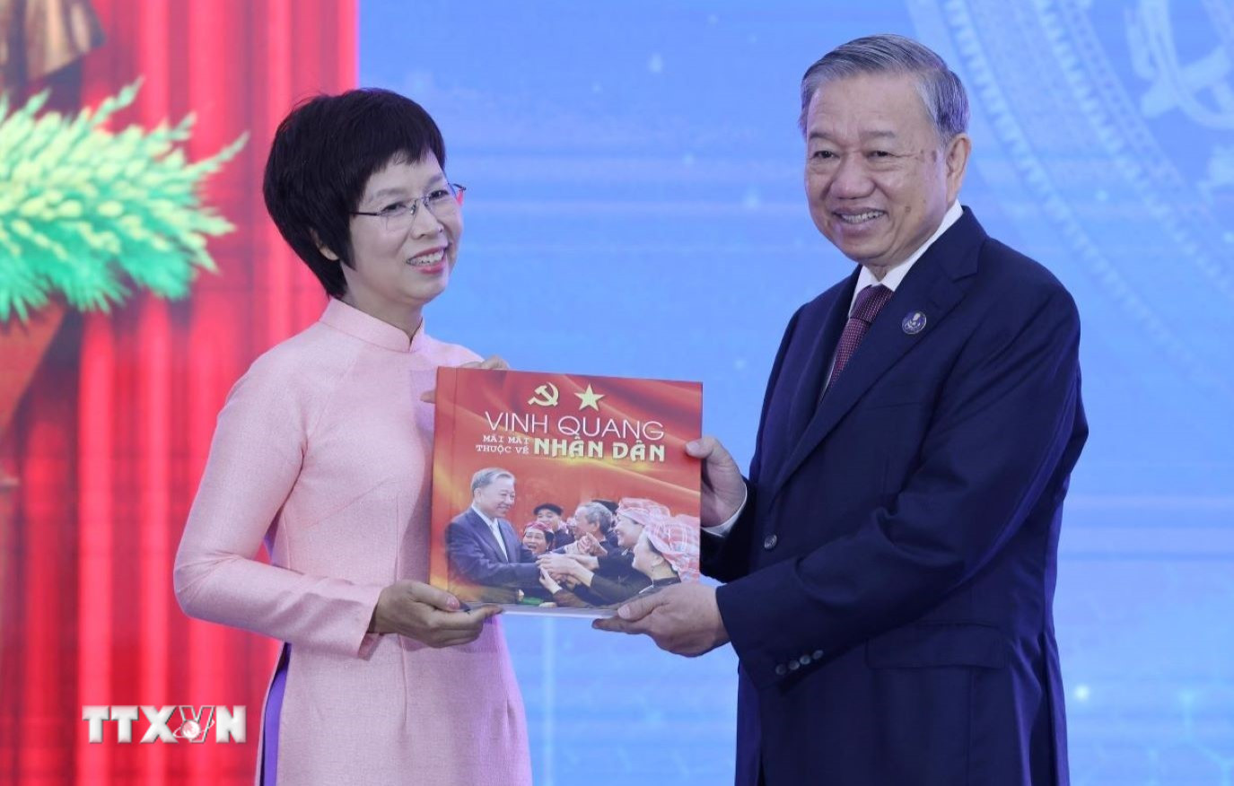 ttxvn-tong-bi-thu-to-lam-du-la-ceremony-to-commemorate-80-year-day-of-media-of-vietnam-8274110-7849.jpg
