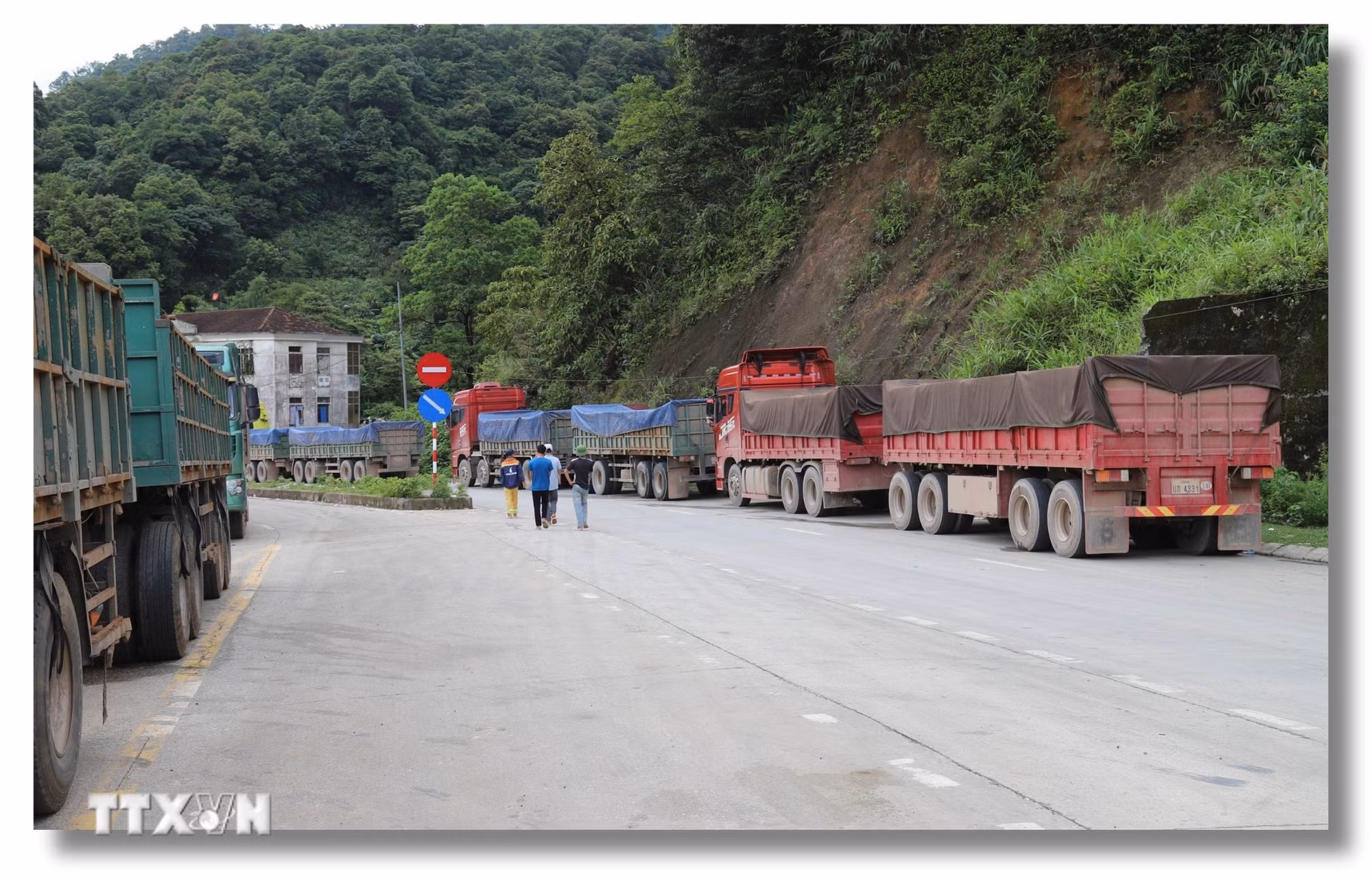 ttxvn-xe-hai-khuc-2.png