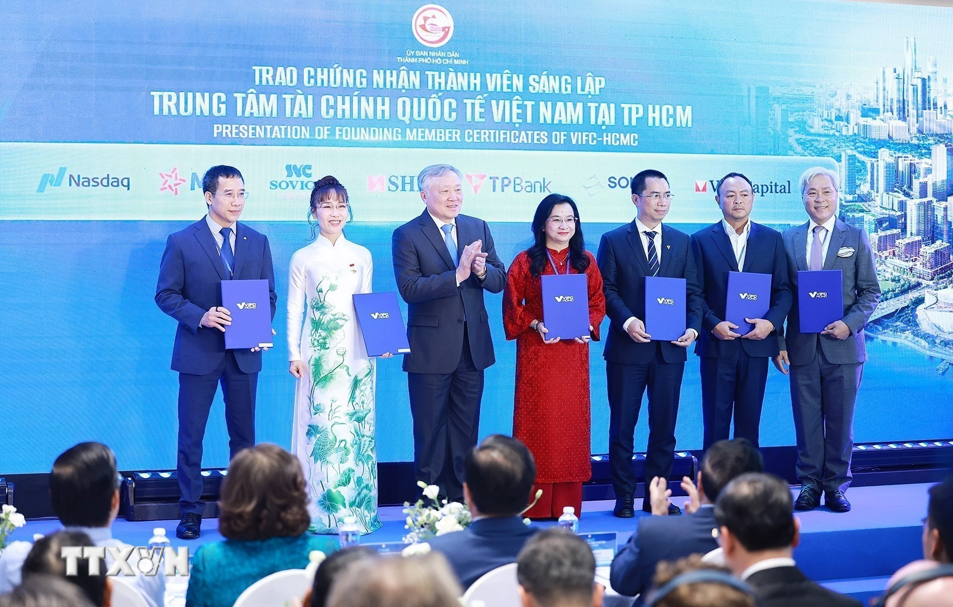 Các Ngân Hàng Nội Địa Định Vị Vai Trò Hạ Tầng Tài Chính Tại VIFCHCMC