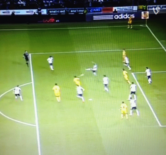 Cận cảnh pha kiến tạo và ghi bàn tuyệt đỉnh tại Europa League ảnh 2