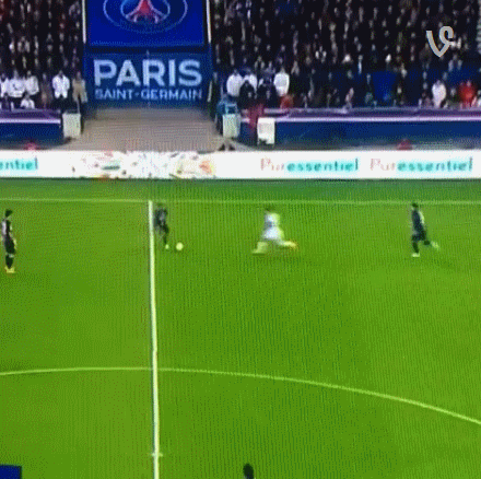 Cận cảnh pha lừa bóng "cực độc" của tiền vệ Lucas Moura ảnh 2