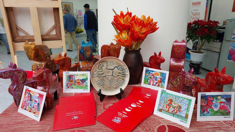 Một số tác phẩm trong triển lãm "Ngựa Xuân." (Ảnh: Minh Thu/Vietnam+)