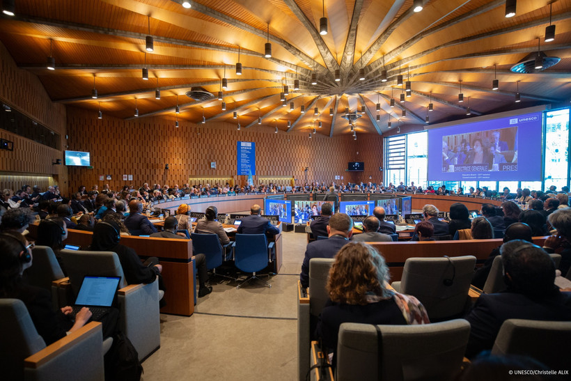 Hội đồng Chấp hành UNESCO nhất trí ghi danh Bộ sưu tập của nhạc sỹ Hoàng Vân của Việt Nam vào Danh mục Ký ức Thế giới, ngày 10/4. (Nguồn: UNESCO)