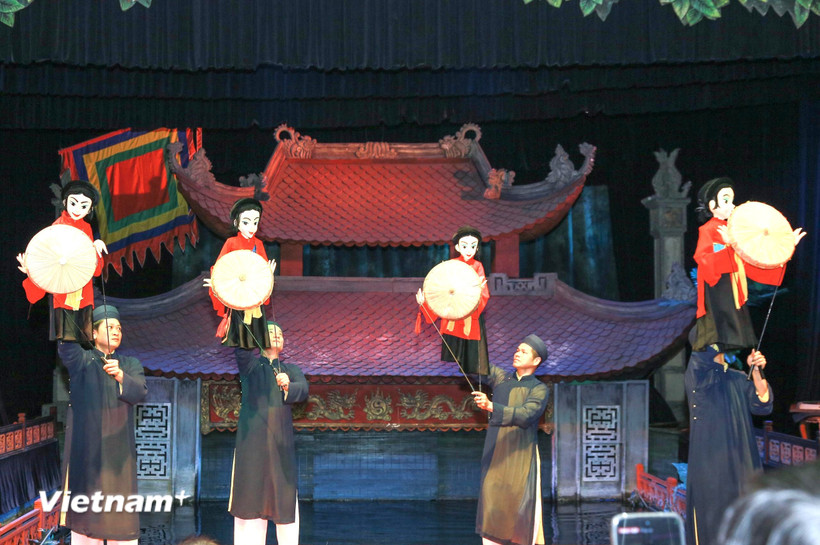 Múa rối là một trong những loại hình nghệ thuật biểu diễn có đóng góp quan trọng cho chiến lược phát triển công nghiệp văn hóa của Thủ đô. (Ảnh: Minh Thu/Vietnam+)