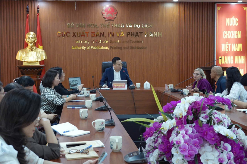 Bà Claudia Kaiser, Phó Chủ tịch Hội Sách Frankfurt đã có buổi làm việc với Cục Xuất bản, In và Phát hành (Bộ Văn hóa, Thể thao và Du lịch). (Ảnh: Thúy Hạnh/Vietnam+)