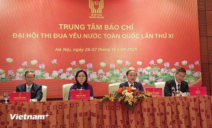 (Từ trái sang) ông Phan Văn Hùng, Phó Trưởng Ban Thi đua-Khen thưởng Trung ương; bà Trịnh Thị Thủy, Thứ trưởng Bộ Văn hóa, Thể thao và Du lịch; ông Phạm Tất Thắng, Ủy viên Ban Chấp hành Trung ương Đảng, Phó Trưởng ban Tuyên giáo và Dân vận Trung ương; ông Cao Huy, Thứ trưởng Bộ Nội vụ chủ trì họp báo. (Ảnh: Minh Thu/Vietnam+)