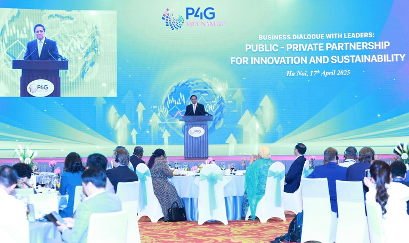 Thủ tướng Phạm Minh Chính chủ trì phiên đối thoại giữa các nhà lãnh đạo và doanh nghiệp, trong khuôn khổ Hội nghị thượng đỉnh P4G. (Ảnh: PV/Vietnam+)
