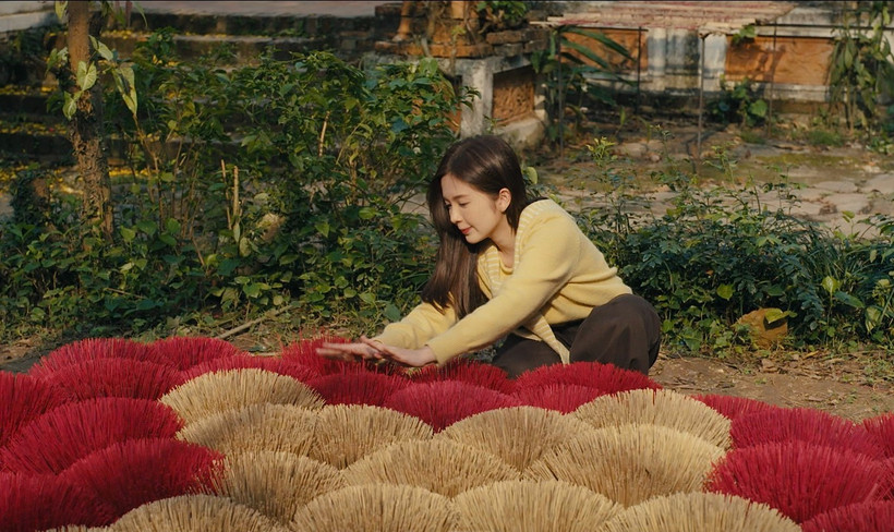 Bộ phim lấy bối cảnh một làng nghề truyền thống, dùng câu chuyện bảo tồn Bet88013 88k Cho Tân Thủ để gửi gắm thông điệp tình người. (Ảnh: VTV)