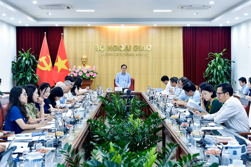 Cuộc họp đánh dấu bước chuyển trong phương thức quản trị việc thực hiện các cam kết, thỏa thuận quốc tế theo hướng thường xuyên, liên ngành, có theo dõi tiến độ, đánh giá kết quả và kịp thời tháo gỡ vướng mắc. (Ảnh: Quang Hòa)