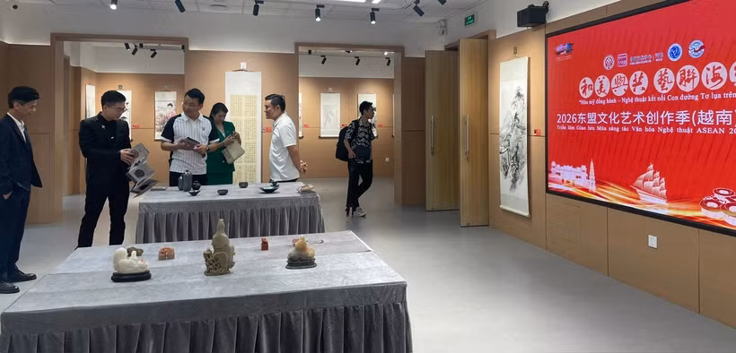 Quang cảnh triển lãm tại Trung tâm Văn hóa Trung Quốc. (Ảnh: PV/Vietnam+)