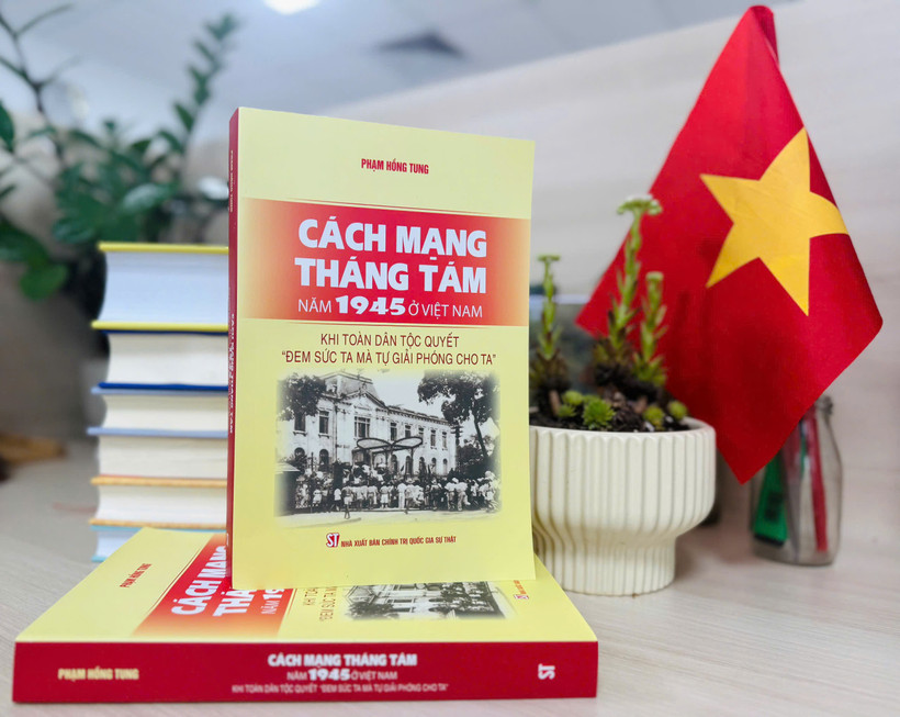 Cuốn sách của Giáo sư-Tiến sỹ Phạm Hồng Tung là một đóng góp mới vào cuộc đối thoại học thuật toàn cầu của giới nghiên cứu về lịch sử. (Ảnh: PV/Vietnam+)