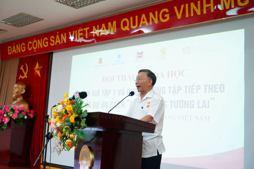 Phó Giáo sư, Tiến sỹ Trần Nam Chuân phát biểu tại hội thảo. (Ảnh: PV/Vietnam+)