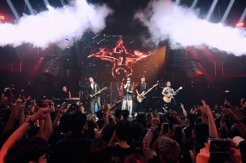 Ban nhạc Bức Tường sẽ có chuyến lưu diễn tại châu Âu, mang tinh thần rock Việt ra thế giới. (Ảnh: CTV/Vietnam+)