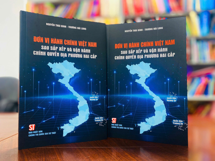 Một ấn phẩm chính thống, có sự kiểm soát chặt chẽ, nghiêm cẩn về mặt số liệu và được xuất bản bởi các cơ quan xuất bản uy tín vẫn luôn có giá trị đối với bạn đọc. (Ảnh: PV/Vietnam+)