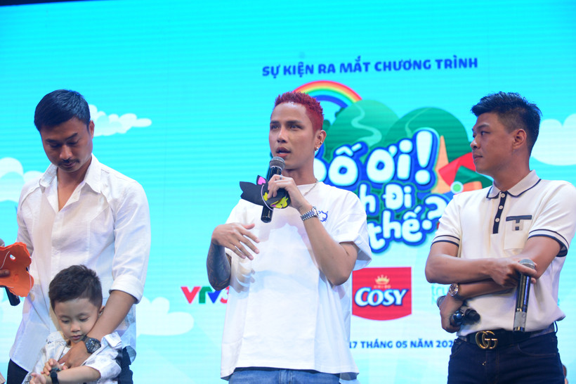 Ba nghệ sỹ Duy Hưng, Neko Lê và Trung Ruồi sẽ cùng các con tham gia hành trình “Bố ơi mình đi đâu thế?” (Ảnh: PV/Vietnam+)