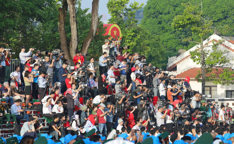 Khối "tay bút, tay máy" góp phần quan trọng vào thành công của Lễ kỷ niệm 80 năm Quốc khánh. (Ảnh: PV/Vietnam+)