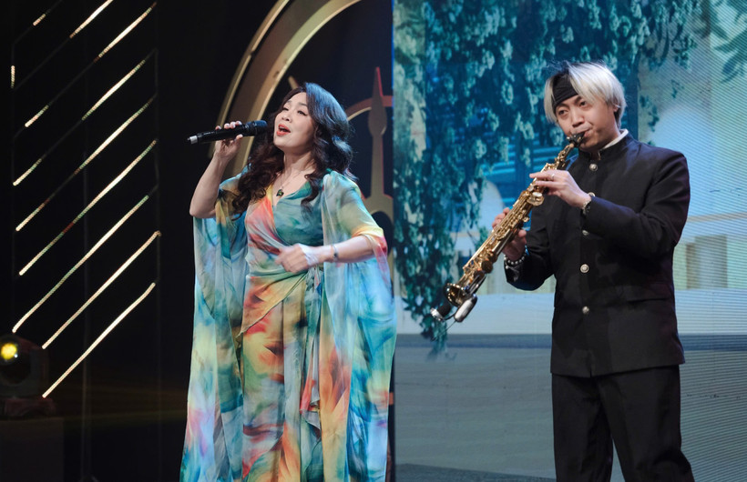 Nghệ sỹ Nhân dân Thái Bảo và con trai - nghệ sỹ saxophone Bảo Anh sẽ biểu diễn trong chương trình "Ngày xưa ơi, kể chuyện." (Ảnh: VTV)