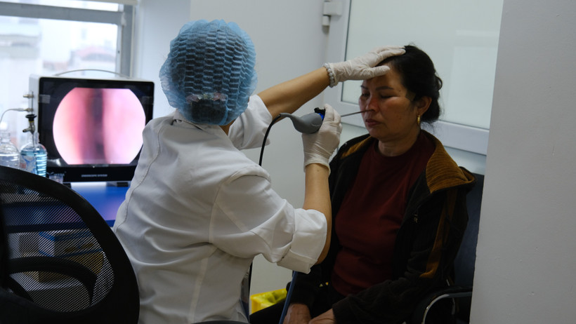 Đại sứ quán Israel phối hợp cùng các đơn vị liên quan tổ chức thăm khám sức khỏe và nâng cao nhận thức về y tế cho phụ nữ Việt Nam. (Ảnh: CTV/Vietnam+)