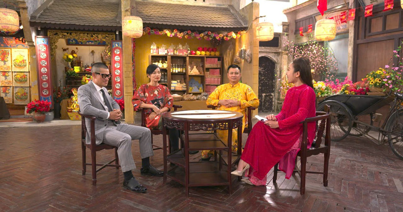 Các khách mời tham gia chương trình: Đạo diễn Việt Tú, nhà sản xuất Trần Bích Ngọc, Nghệ sỹ Nhân dân Tự Long. (Ảnh: PV/Vietnam+)