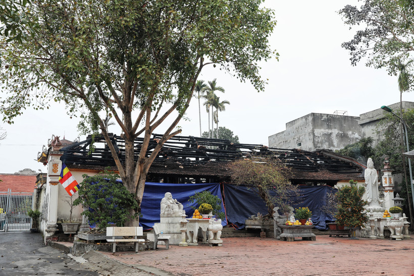 Hiện trường vụ cháy chùa Làng Vẽ. (Ảnh: Danh Lam/TTXVN)