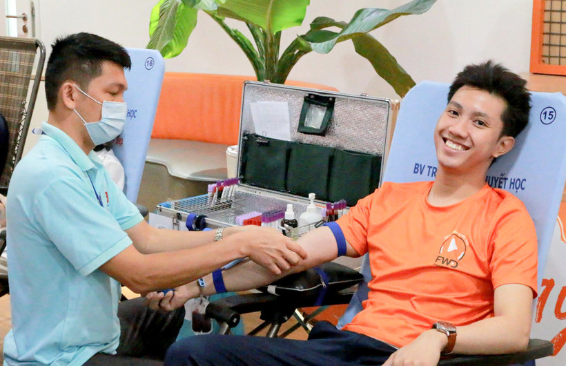 Chính sách "Ngày vì cộng đồng - Community Care Volunteering Leave" giúp hoạt động chăm sóc cộng đồng không chỉ là trách nhiệm của FWD mà trở thành sự lựa chọn tự nguyện và niềm tự hào của mỗi nhân viên. (Ảnh: CTV/Vietnam+)