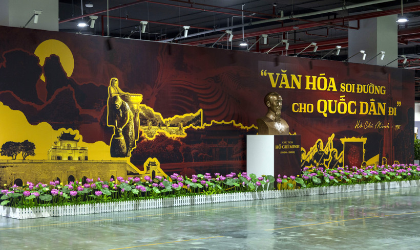 Khu vực trưng bày giới thiệu nền văn hóa tiên tiến, đậm đà bản sắc dân tộc. (Ảnh: PV/Vietnam+)