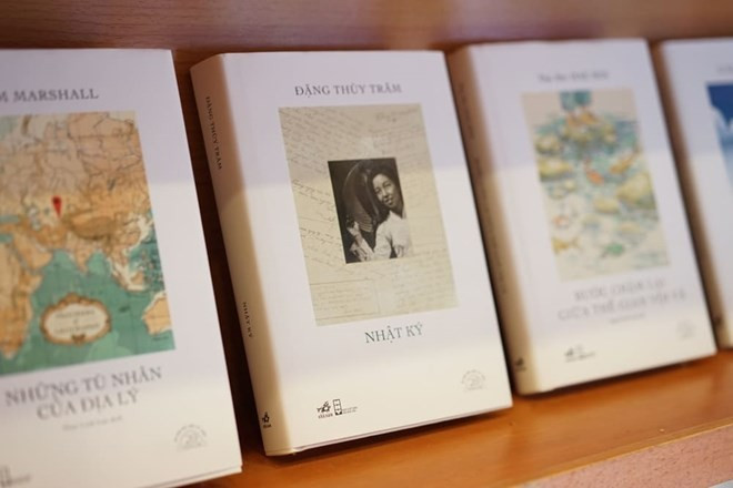 Những ấn bản đặc biệt được thực hiện với sự tỉ mỉ và tâm huyết, nhằm đảm bảo từng cuốn sách khi đến tay bạn đọc đều mang trong mình giá trị tri thức, thẩm mỹ. (Ảnh: PV/Vietnam+)