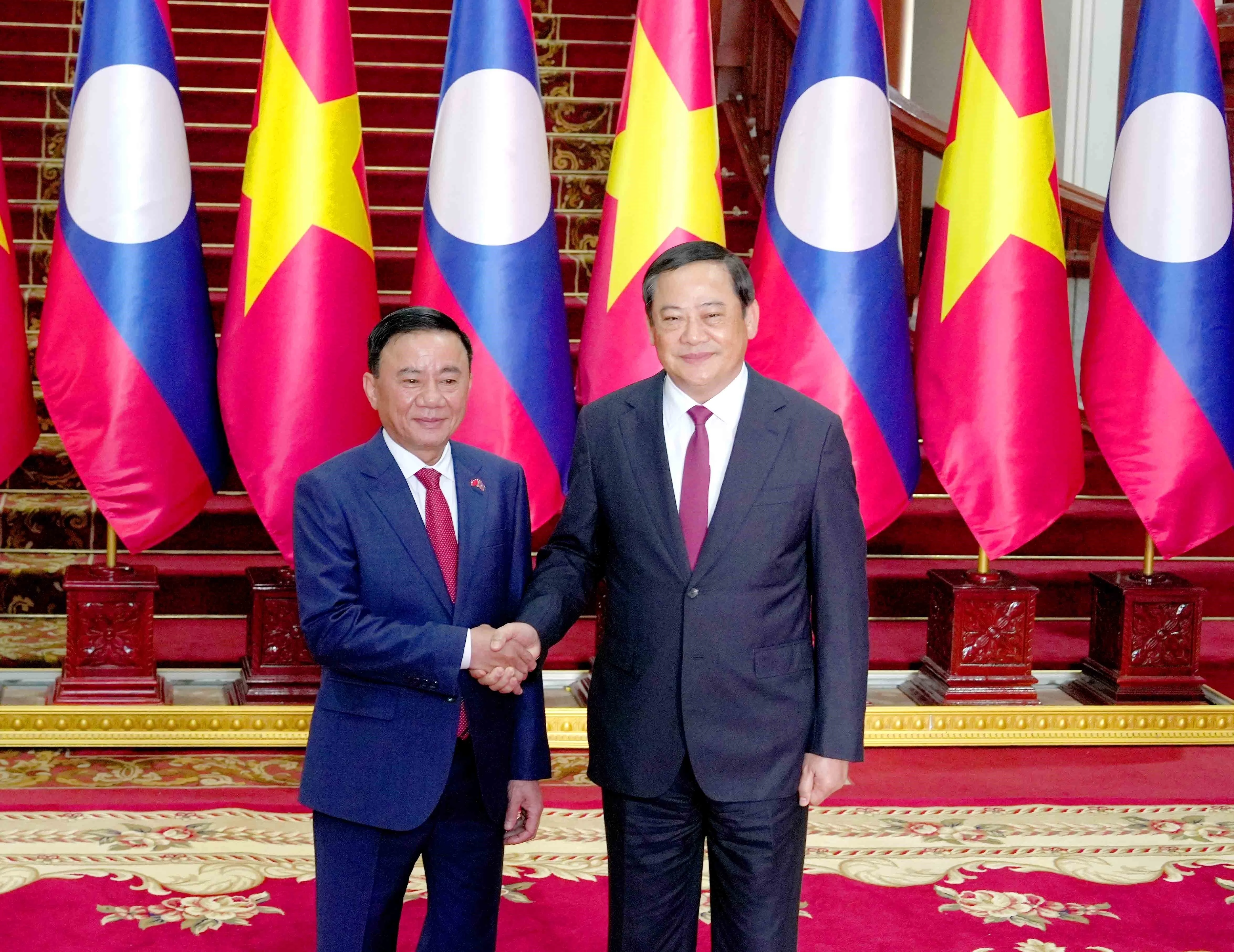 Thường trực Ban Bí thư Trần Cẩm Tú hội kiến Thủ tướng Lào Sonexay Siphandone