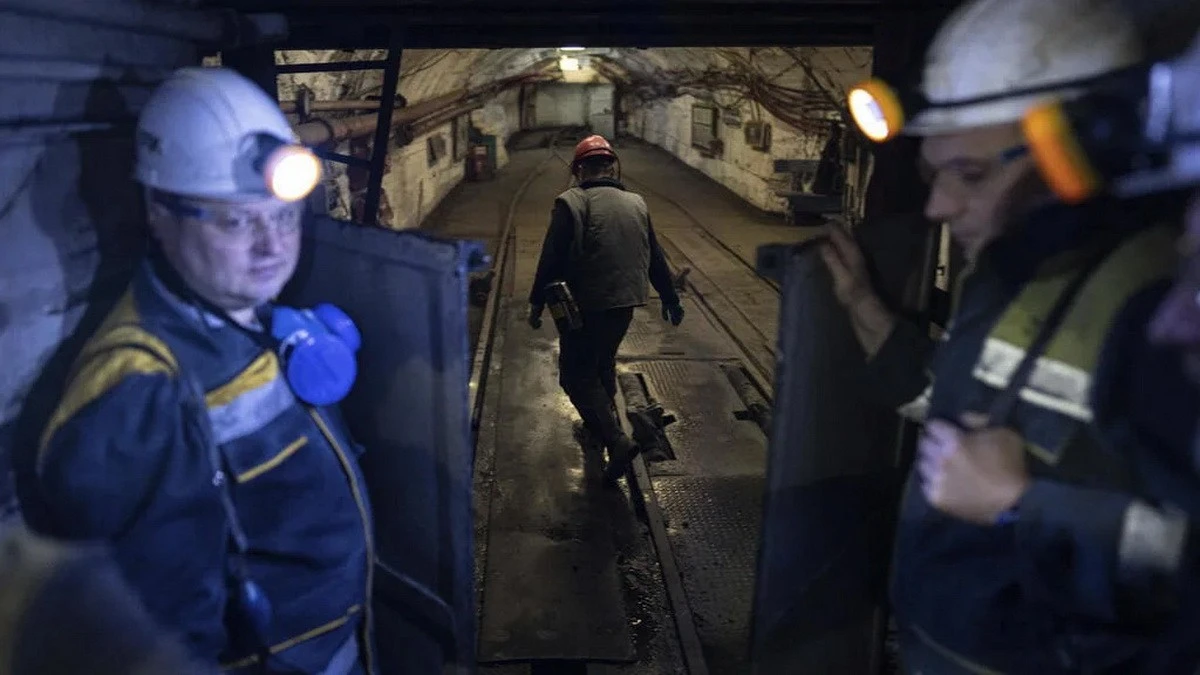 Ukraine tấn công mỏ than tại Lugansk, 41 thợ mỏ mắc kẹt dưới lòng đất