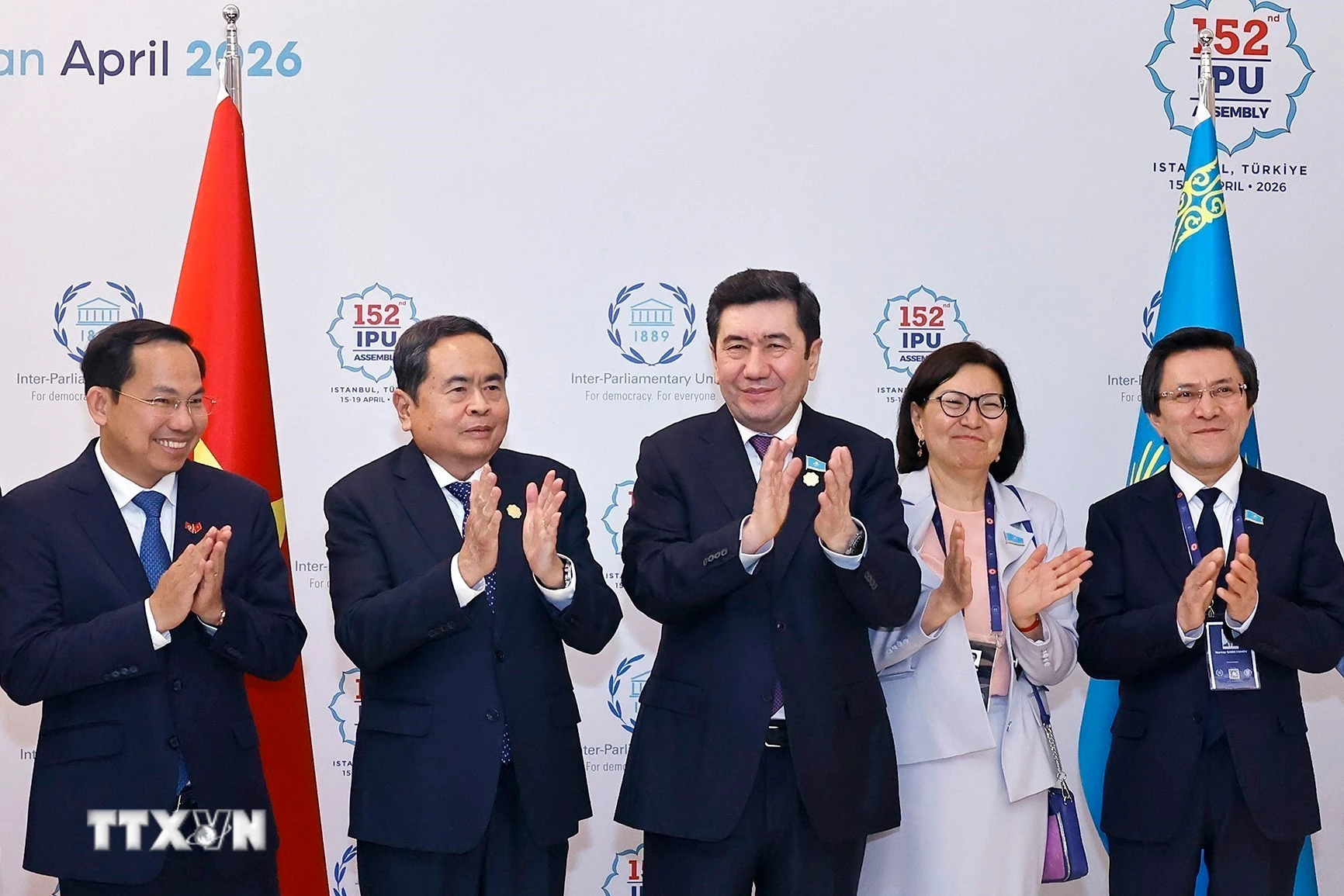 Việt Nam và Kazakhstan tăng cường hợp tác nghiên cứu khoa học và song phương