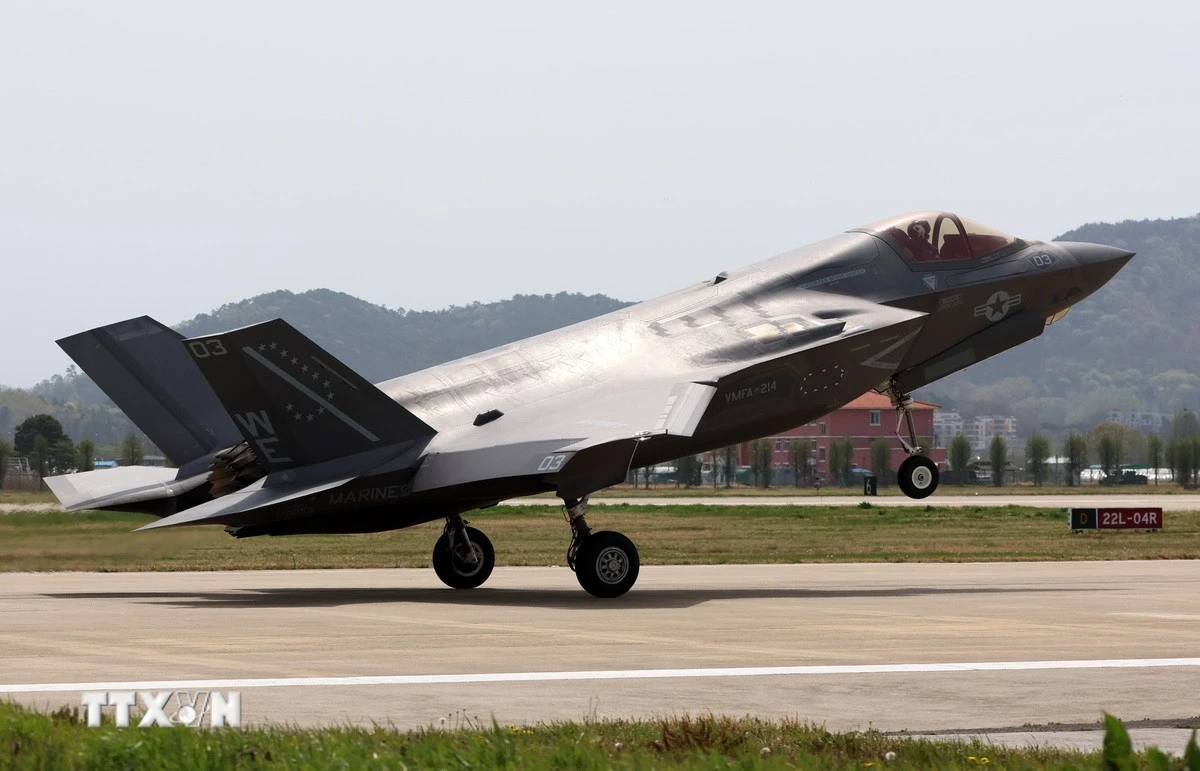 Iran Tuyên Bố Bắn Rơi Máy Bay F-35 Của Mỹ, Anh Triển Khai Lá Chắn UAV Ở Kuwait