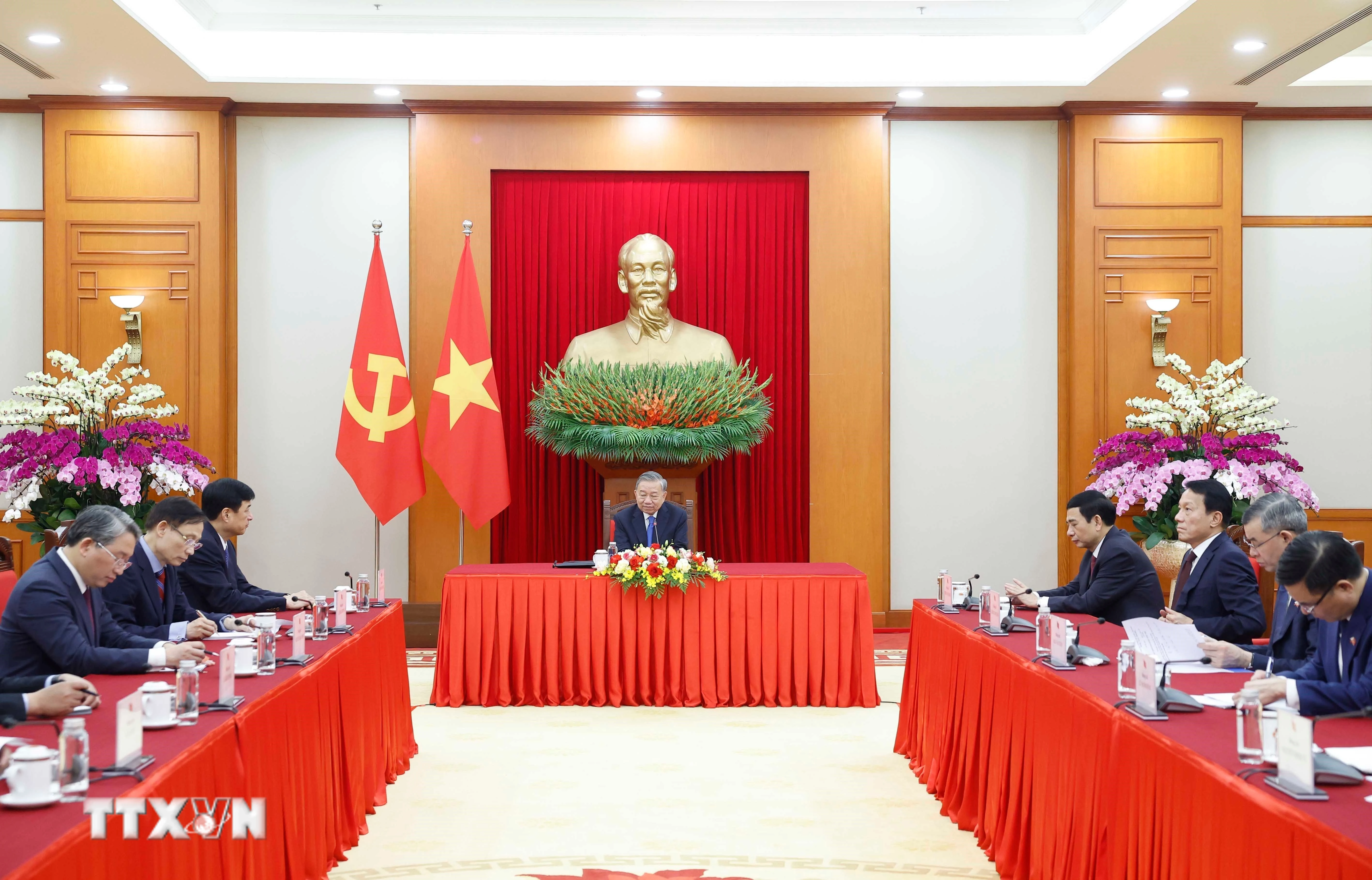 Nhật Bản ngưỡng mộ con đường hòa bình và phát triển mà Việt Nam theo đuổi