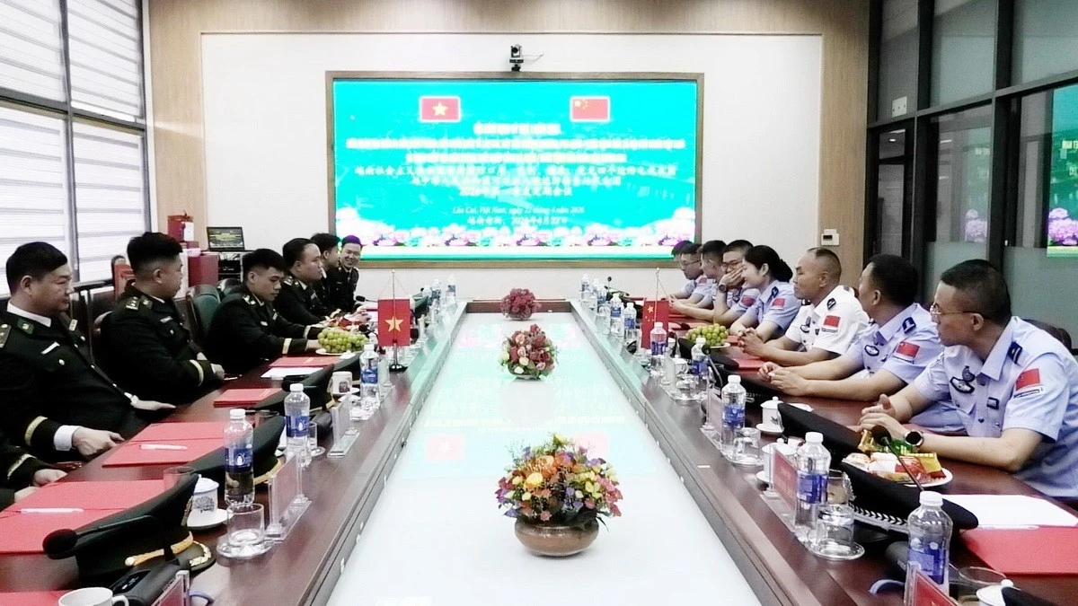 Hội đàm Biên phòng Việt Nam-Trung Quốc trao danh hiệu sứ giả hữu nghị