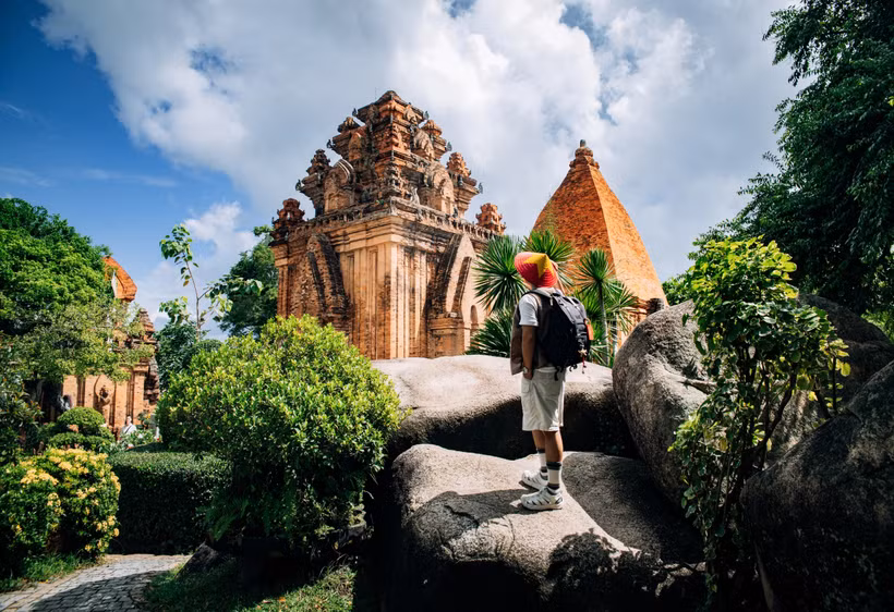Tháp Bà Ponagar - kiến trúc Chăm Pa bí ẩn giữa lòng Nha Trang, Khánh Hòa. (Ảnh: Vương Công Nam/Vietnam+)