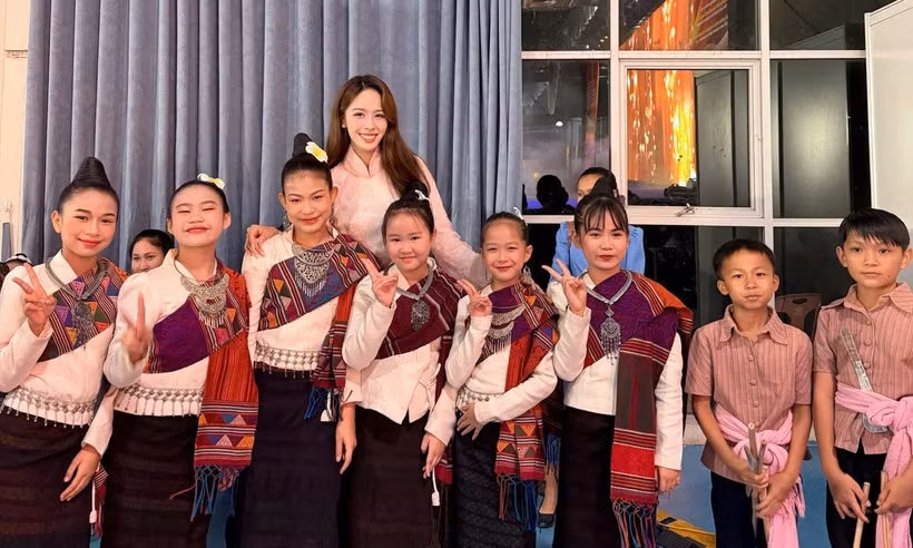 Á hậu Ngọc Hằng trong sự kiện giao lưu Bet88013 88k Cho Tân Thủ – ngoại giao tại nước bạn Lào. (Ảnh: NVCC)