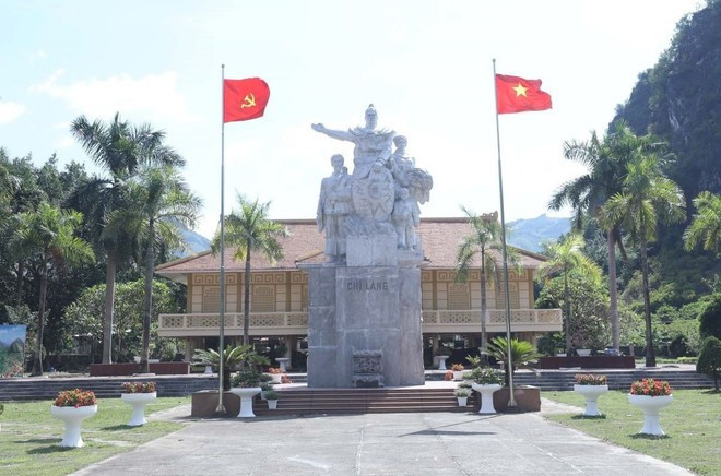 Một trong những biểu tượng lịch sử của di tích Chi Lăng. (Ảnh: Anh Tuấn/TTXVN)