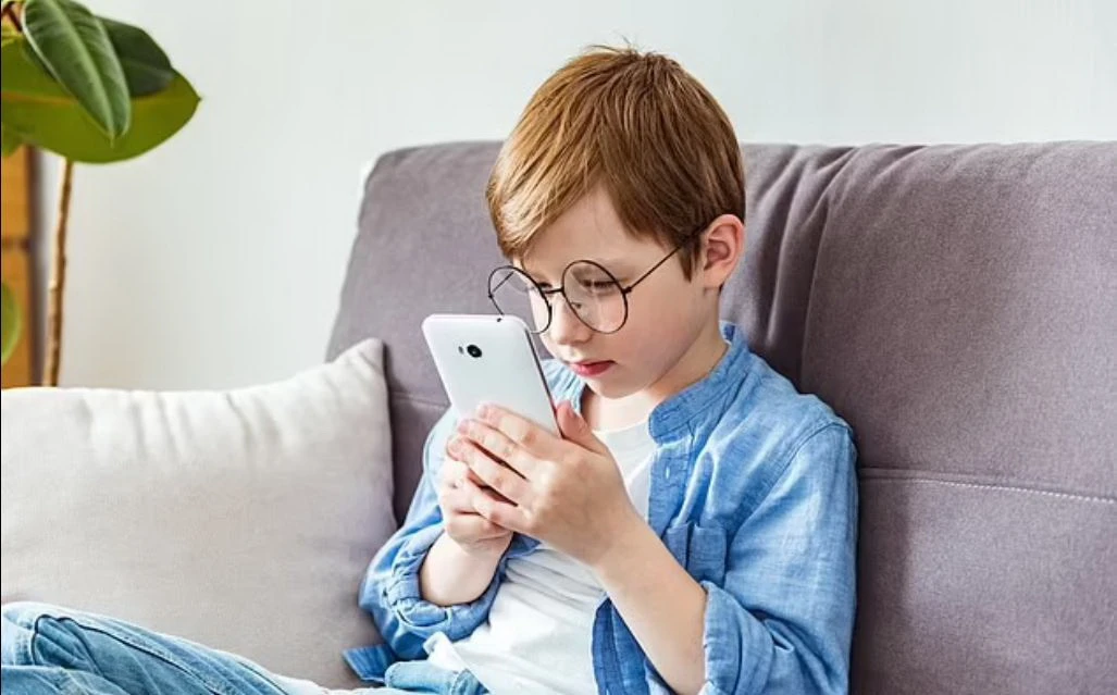 Thổ Nhĩ Kỳ Thông Qua Luật Cấm Trẻ Em Dưới 15 Tuổi Truy Cập Mạng Xã Hội