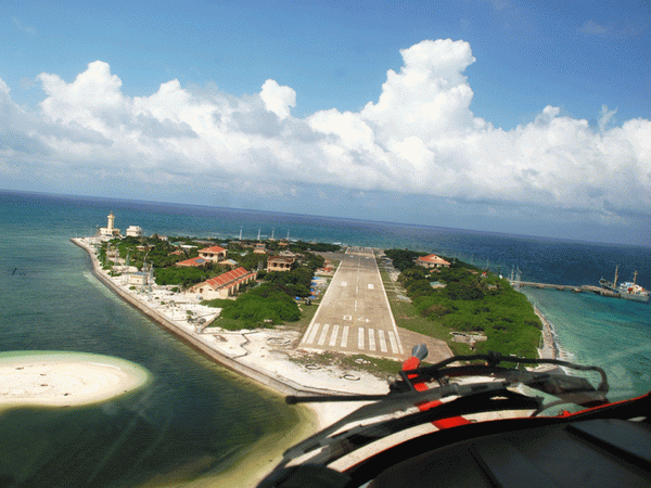 Triển lãm ảnh với chủ đề “Biên giới và biển đảo quê hương” ảnh 1