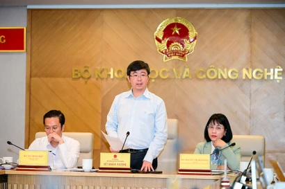 Bộ Khoa học và Công nghệ tổ chức Họp báo thường kỳ tháng 10 dưới sự chủ trì của Thứ trưởng Bùi Hoàng Phương. (Ảnh: Minh Sơn/Vietnam+)
