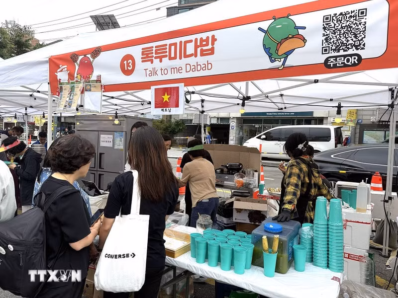 Gian hàng Việt Nam thu hút du khách tại Lễ hội Ẩm thực Thế giới ở Seoul